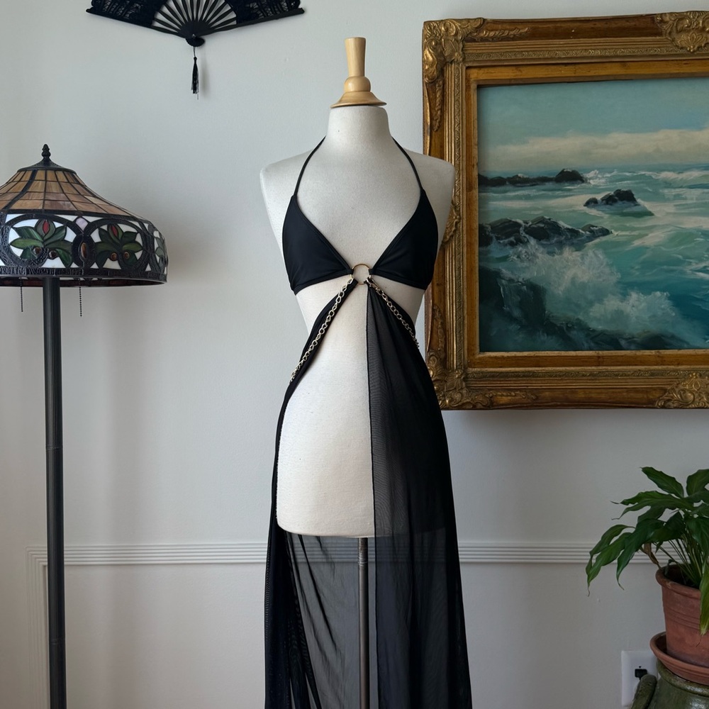 Bella Barnett: Swim Top & Coverup